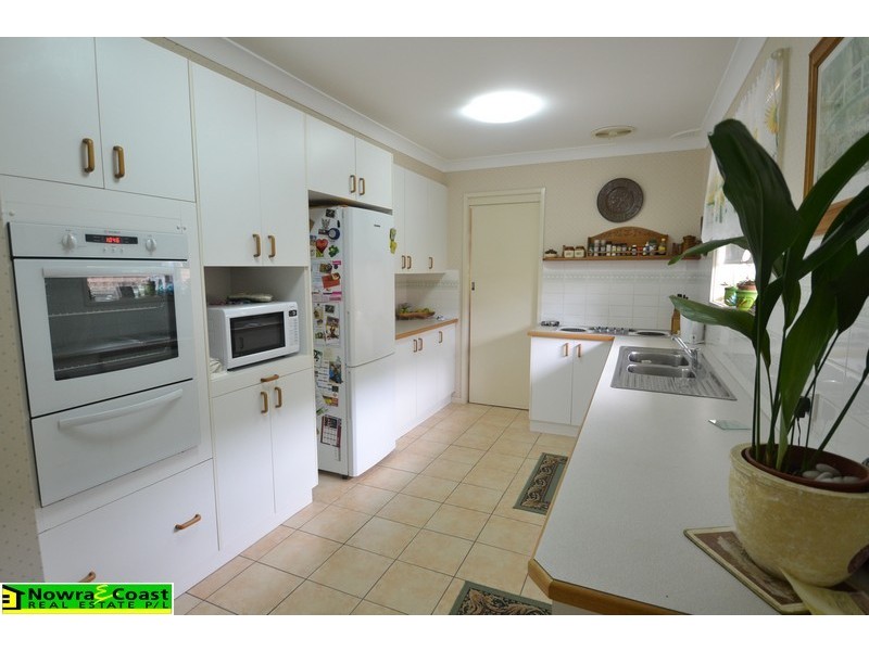 25 Amalfi Crescent, Nowra NSW 2541