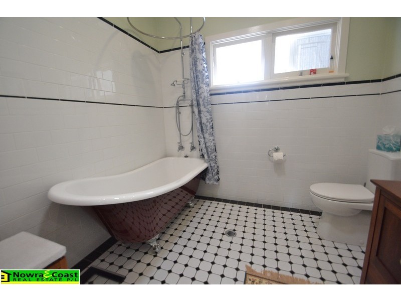 18-20 Turley Avenue, Bomaderry NSW 2541