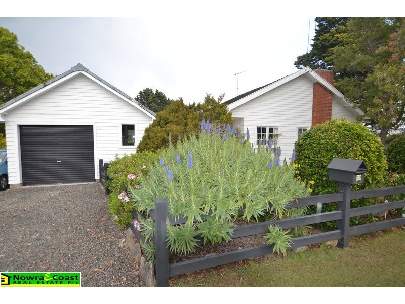 18-20 Turley Avenue, Bomaderry NSW 2541