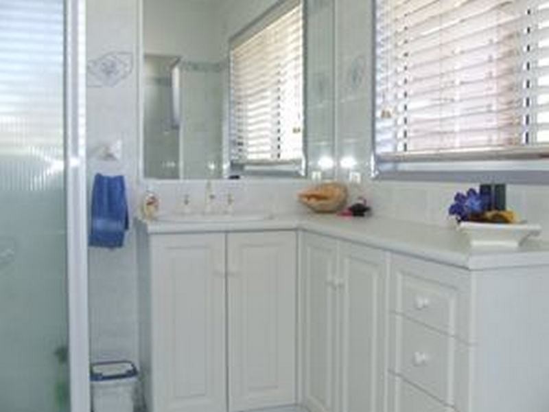 73 Adelaide St, Greenwell Point NSW 2540