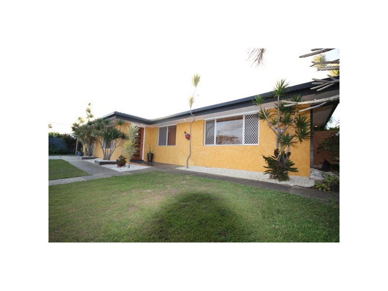 95 Monaco Street, Broadbeach Waters QLD 4218