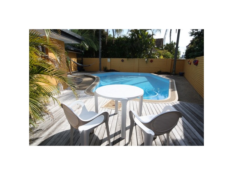 95 Monaco Street, Broadbeach Waters QLD 4218