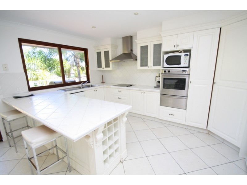 14 Huon Street, Broadbeach Waters QLD 4218