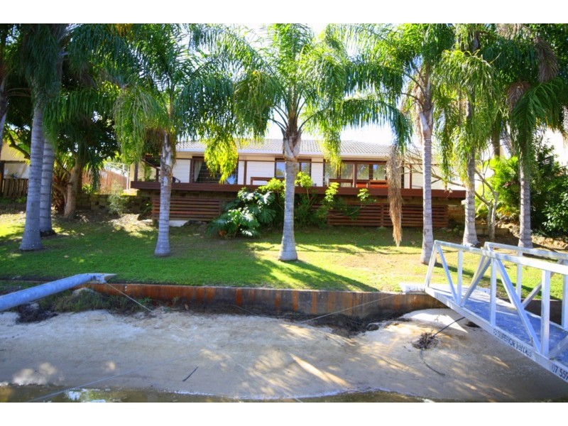 14 Huon Street, Broadbeach Waters QLD 4218