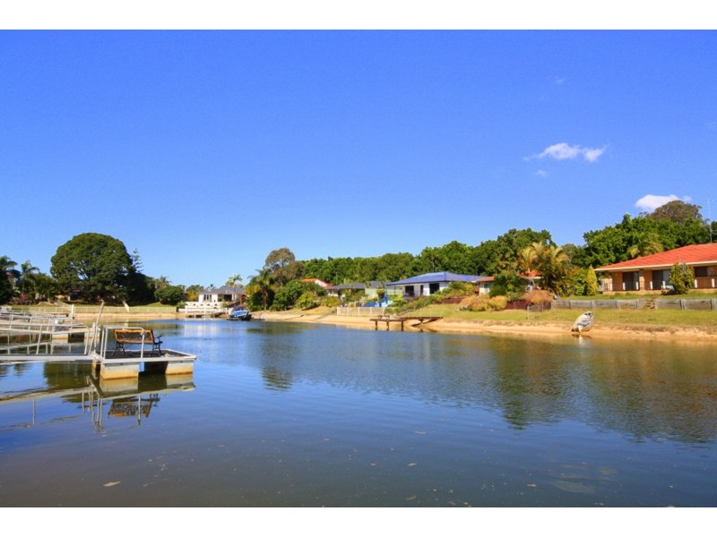 14 Huon Street, Broadbeach Waters QLD 4218