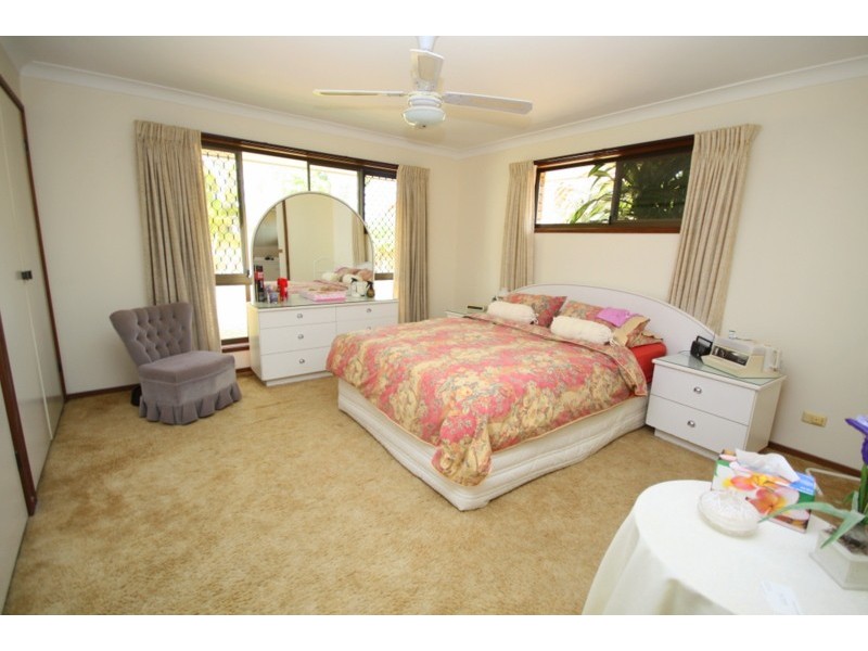 8 Scouller Place, Mermaid Waters QLD 4218