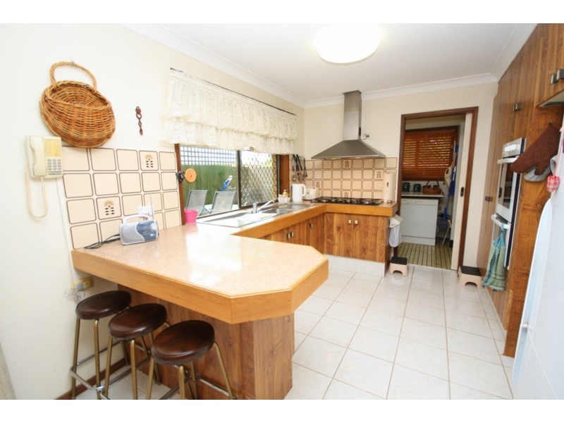 8 Scouller Place, Mermaid Waters QLD 4218