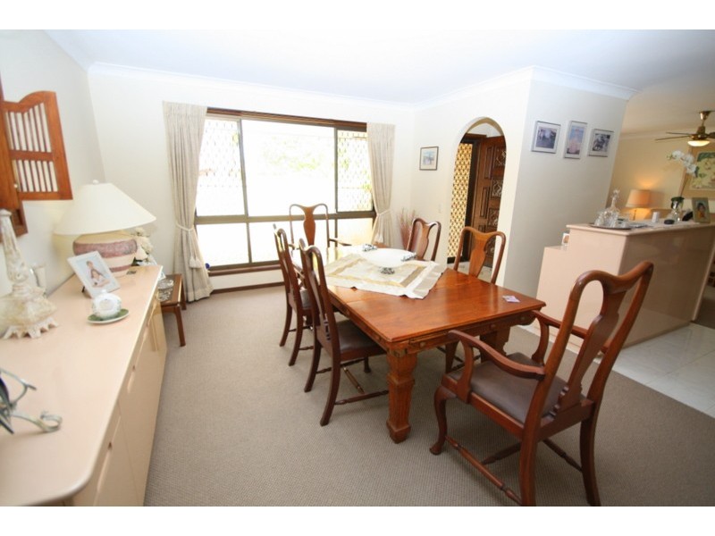 8 Scouller Place, Mermaid Waters QLD 4218