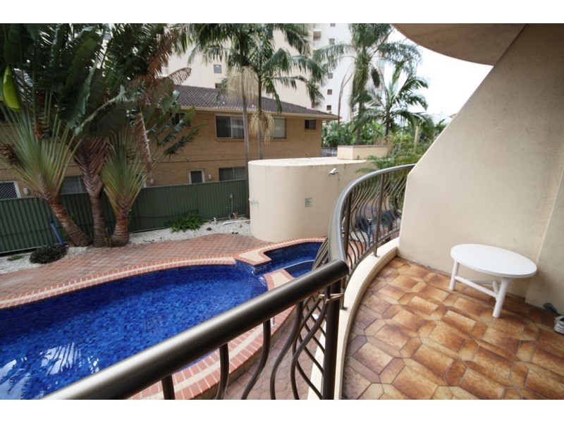 102/40 Surf Parade, Broadbeach QLD 4218