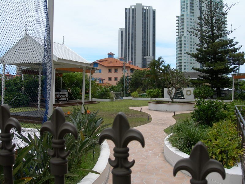 102/40 Surf Parade, Broadbeach QLD 4218