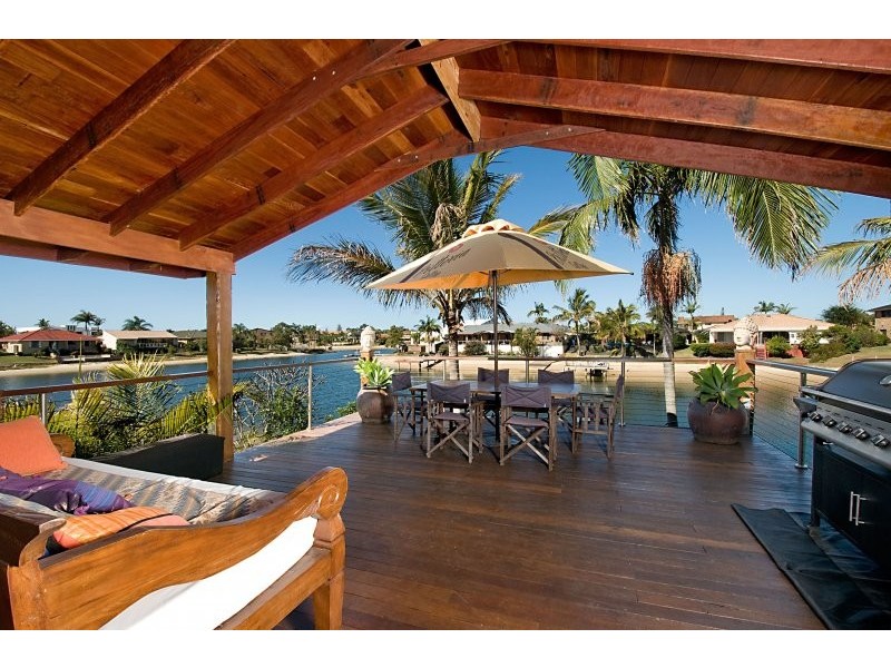 5 La France Court, Mermaid Waters QLD 4218
