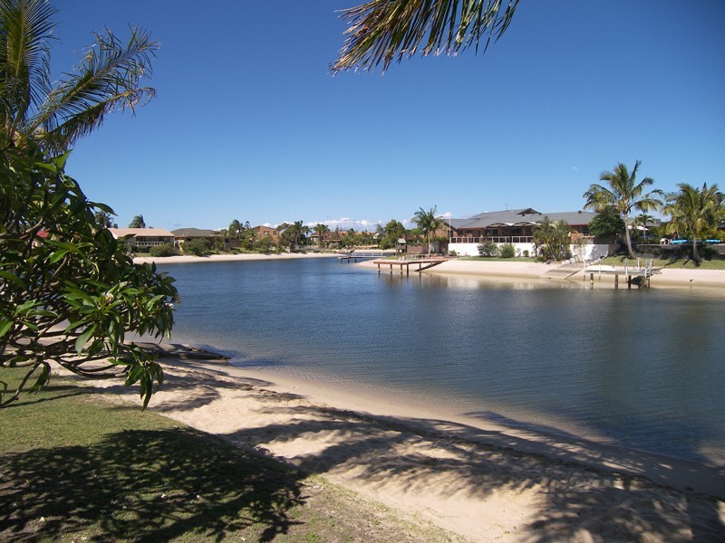 5 La France Court, Mermaid Waters QLD 4218