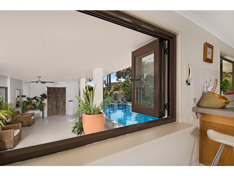 5 La France Court, Mermaid Waters QLD 4218