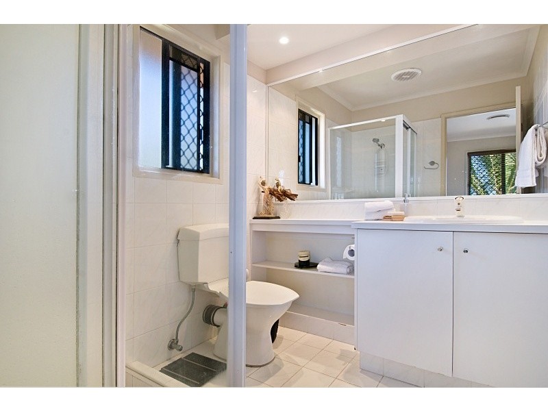 5 La France Court, Mermaid Waters QLD 4218