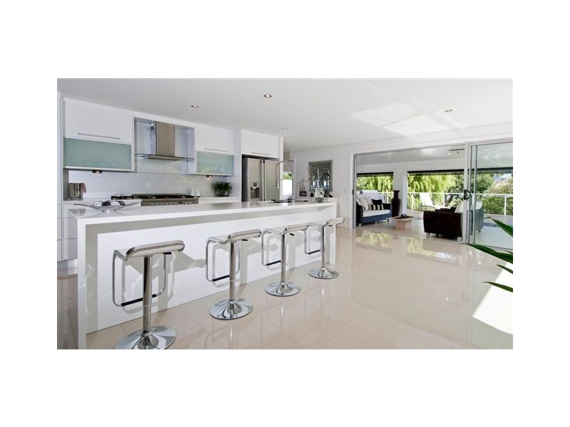 37 Beverley Crescent, Broadbeach Waters QLD 4218