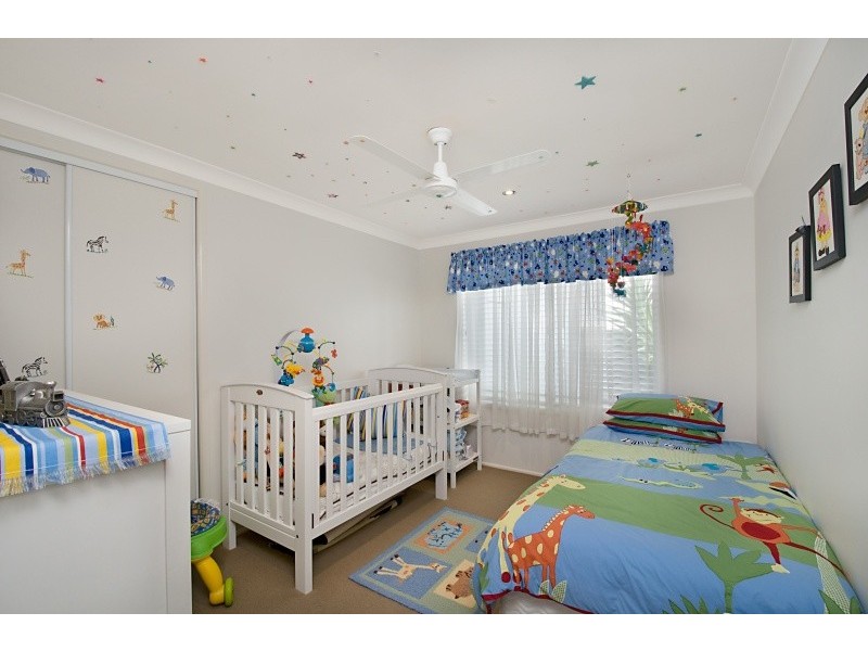 40 Moana Park Avenue, Broadbeach Waters QLD 4218