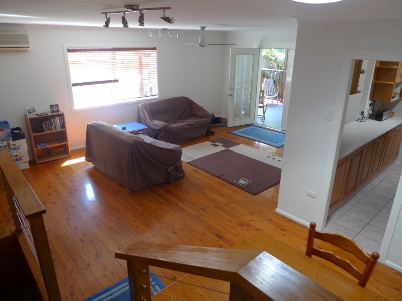 8 Naranga Avenue, Broadbeach Waters QLD 4218