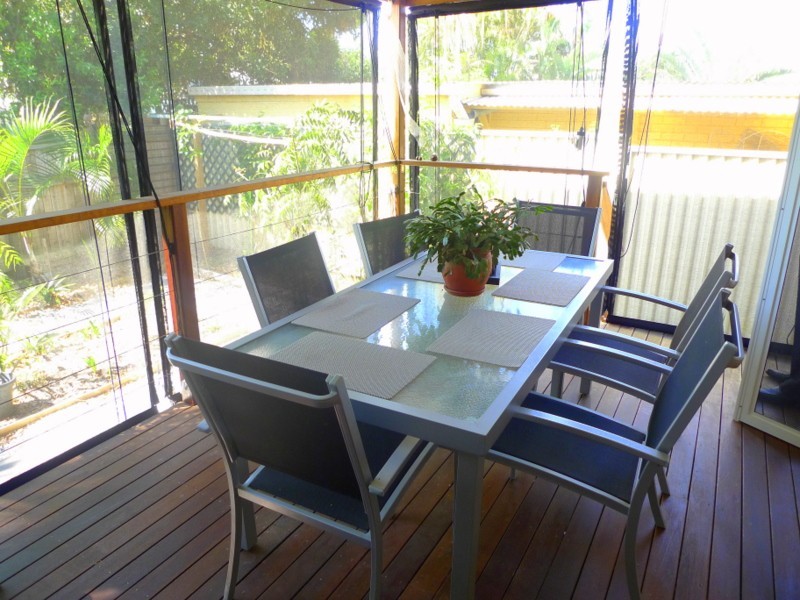 8 Naranga Avenue, Broadbeach Waters QLD 4218