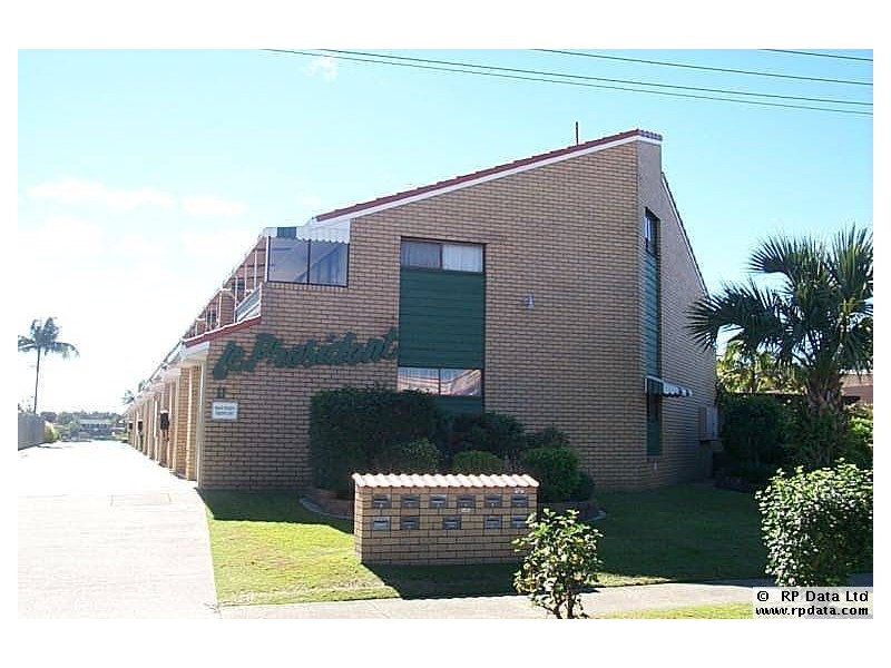 7/11 Hooker Blvd, Broadbeach Waters QLD 4218