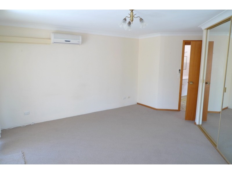 7/11 Hooker Blvd, Broadbeach Waters QLD 4218