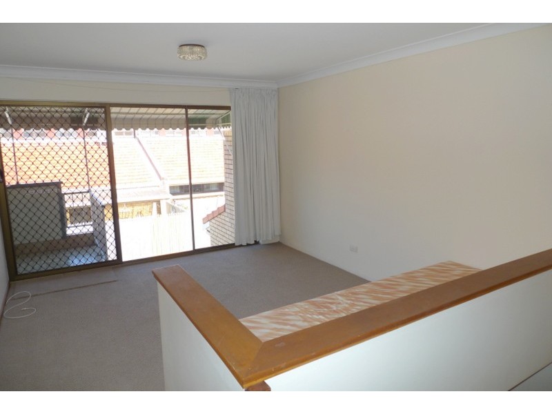 7/11 Hooker Blvd, Broadbeach Waters QLD 4218