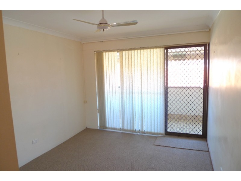 7/11 Hooker Blvd, Broadbeach Waters QLD 4218