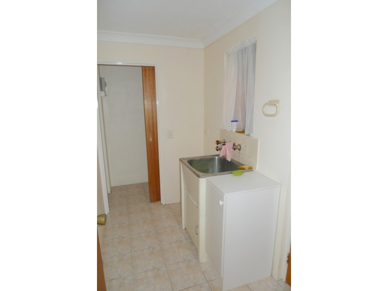 7/11 Hooker Blvd, Broadbeach Waters QLD 4218