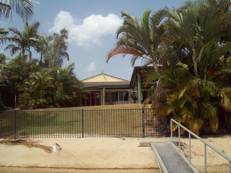 13 Andrea Avenue, Broadbeach Waters QLD 4218