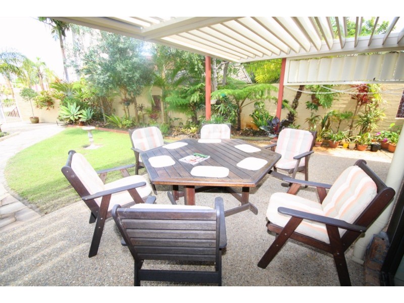 42 Merrimac Blvd, Broadbeach Waters QLD 4218