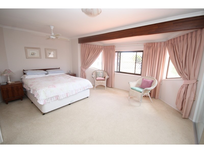 42 Merrimac Blvd, Broadbeach Waters QLD 4218