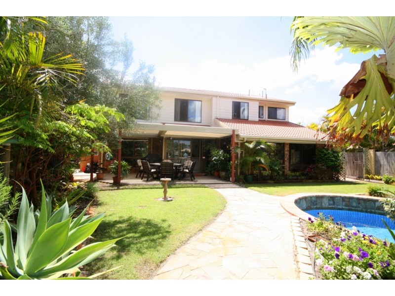 42 Merrimac Blvd, Broadbeach Waters QLD 4218