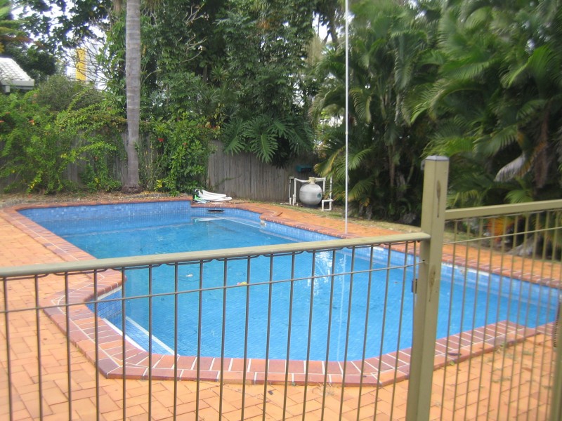 113 Allambi Avenue, Broadbeach Waters QLD 4218