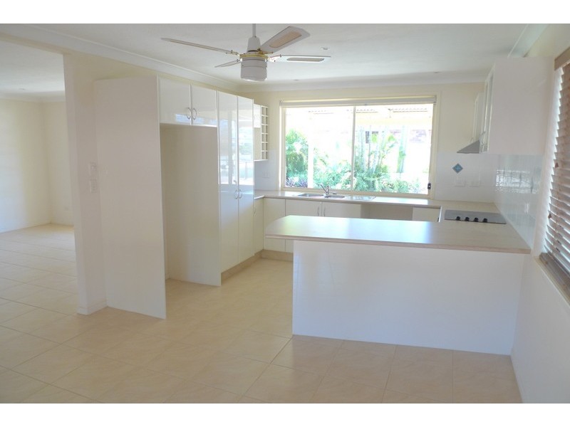 23 Merrimac Blvd, Broadbeach Waters QLD 4218