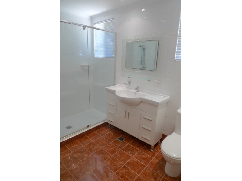 23 Merrimac Blvd, Broadbeach Waters QLD 4218