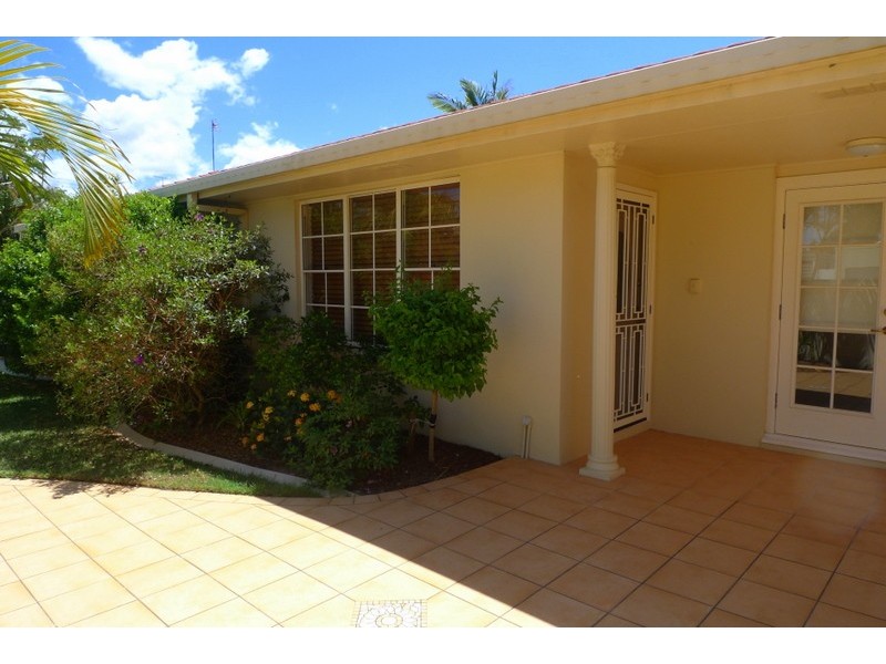 23 Merrimac Blvd, Broadbeach Waters QLD 4218