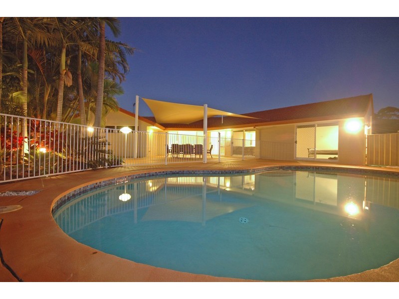 4 Lamb Street, Broadbeach Waters QLD 4218