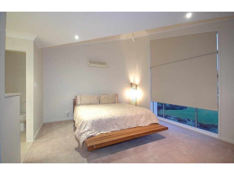 4 Lamb Street, Broadbeach Waters QLD 4218