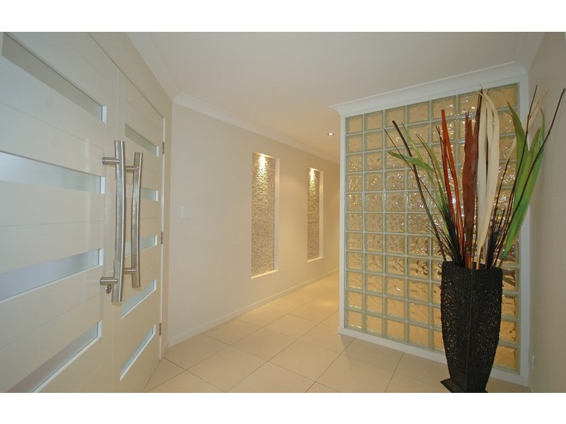 4 Lamb Street, Broadbeach Waters QLD 4218