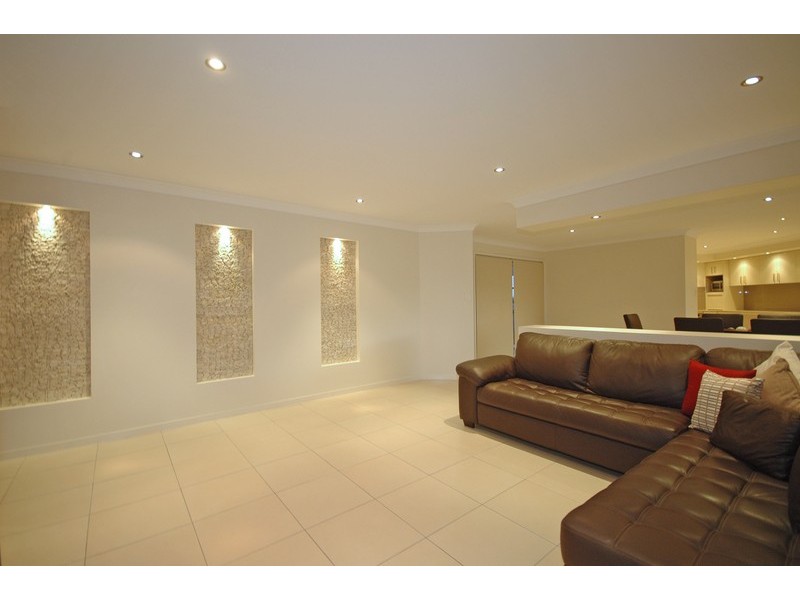 4 Lamb Street, Broadbeach Waters QLD 4218