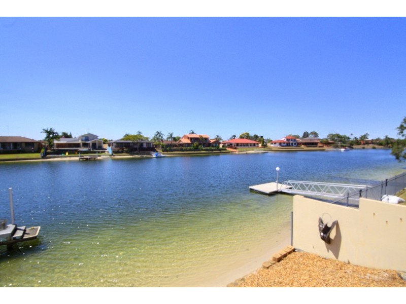 64 Rumrunner Street, Mermaid Waters QLD 4218