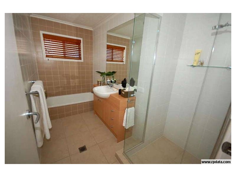 45 Coogeen Street, Bundall QLD 4217