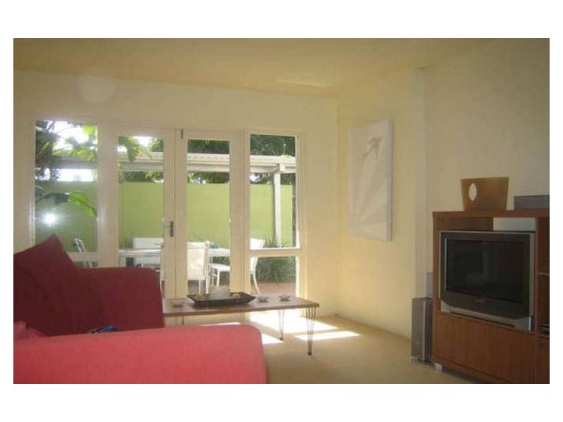 84 Monaco Street, Broadbeach Waters QLD 4218