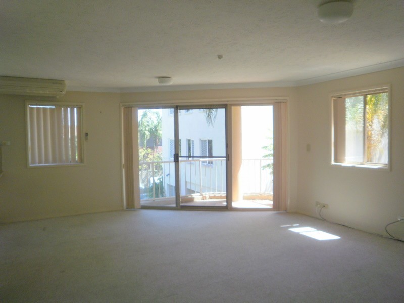 6/2032 Gold Coast Highway, Miami QLD 4220