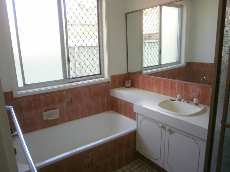 19 Hokitika Street, Broadbeach Waters QLD 4218