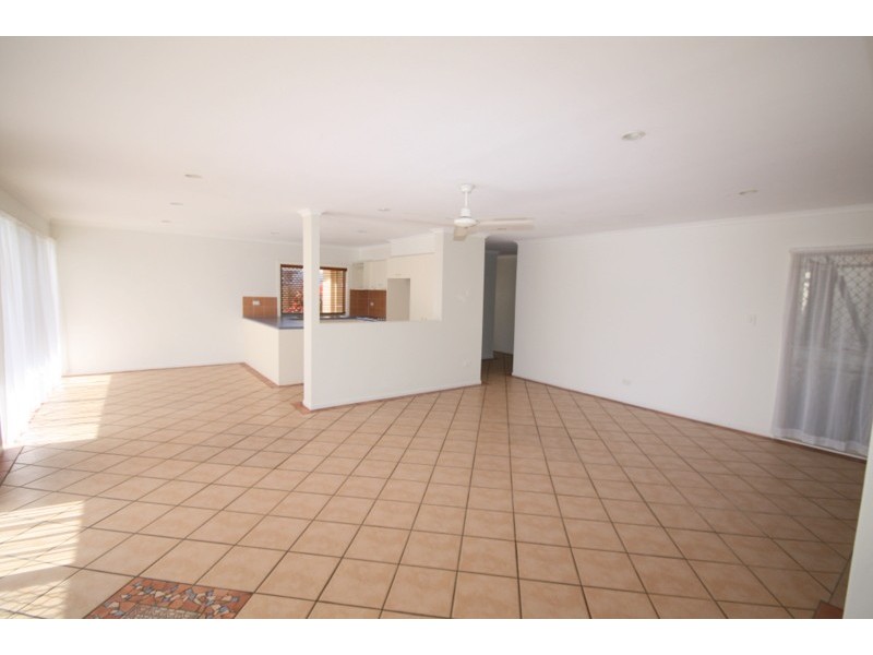 9 Buena Vista Court, Broadbeach Waters QLD 4218