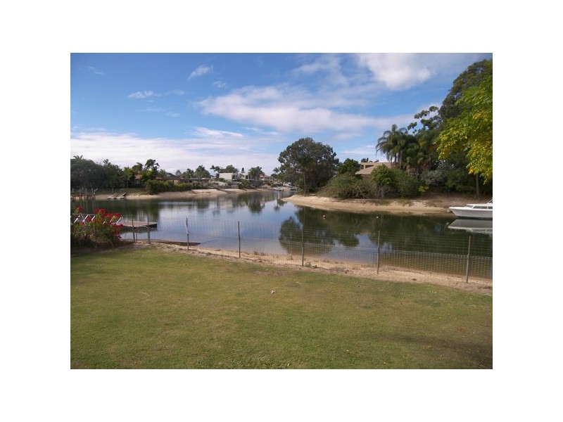 5 Bermuda Street, Broadbeach Waters QLD 4218