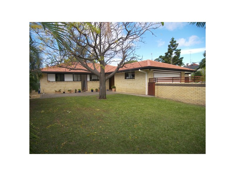 5 Bermuda Street, Broadbeach Waters QLD 4218