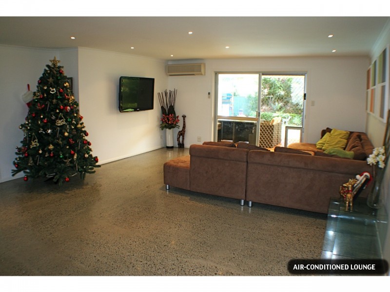 12 Chianti Avenue, Mermaid Waters QLD 4218