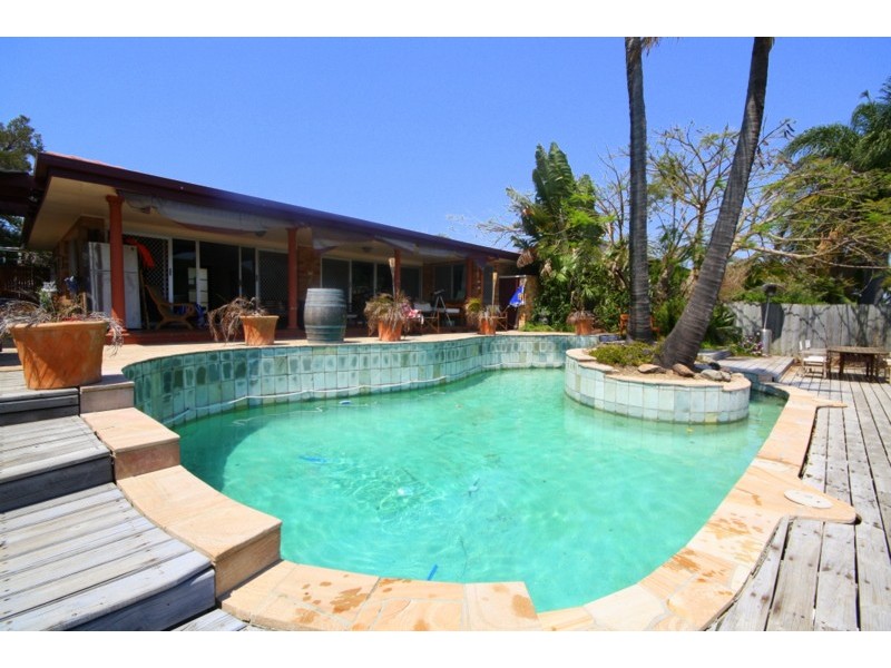13 Savoy Drive, Broadbeach Waters QLD 4218