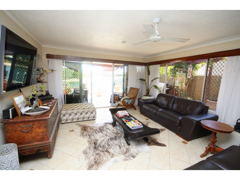 13 Savoy Drive, Broadbeach Waters QLD 4218